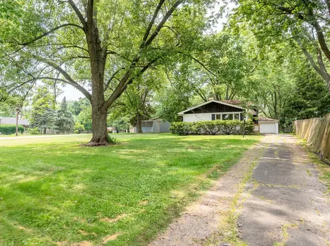 5850 Springside Ave, Downers Grove, IL 60516