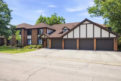 5804 Doe Cir #6, Westmont, IL 60559