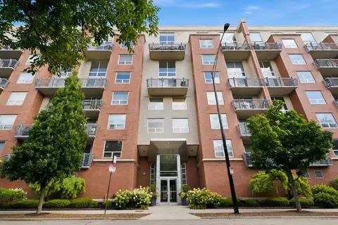 1100 W Montrose Ave #502, Chicago, IL 60613