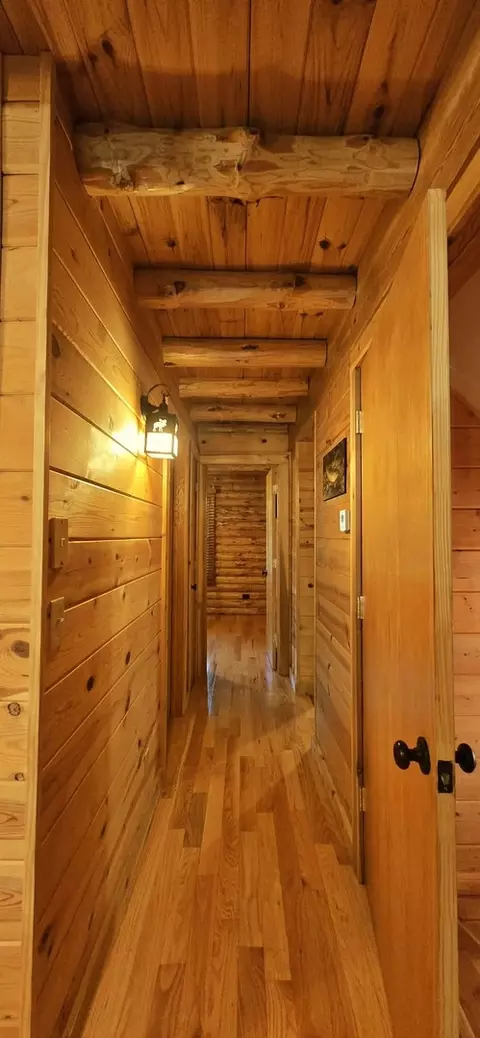 Entry Way - 11 Hemlock Dr, Putnam, IL 61560 photo 1 of 2