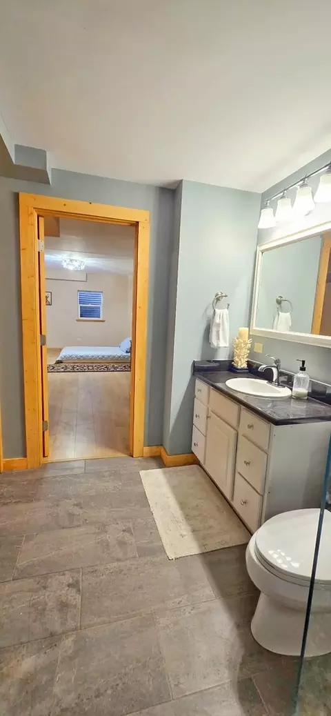 Bath - 11 Hemlock Dr, Putnam, IL 61560 photo 2 of 3