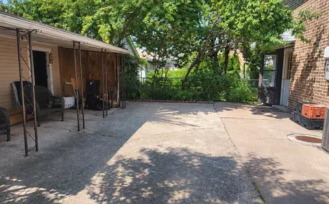 Exterior - 6140 S 75th Ave, Summit, IL 60501 photo 3 of 4