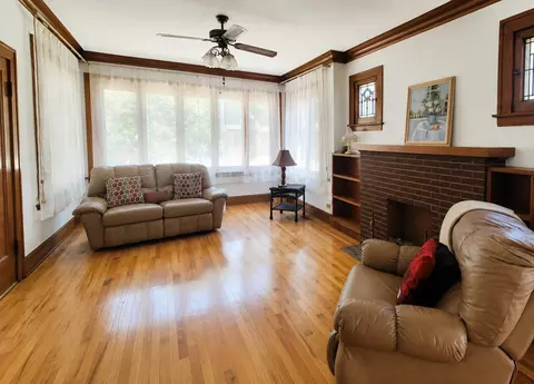 Living - 6140 S 75th Ave, Summit, IL 60501 photo 1 of 2