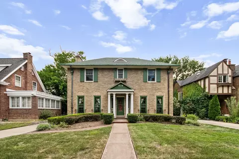 525 Wisner St, Park Ridge, IL 60068