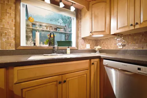 Kitchen - 330 S 5000w Rd, Kankakee, IL 60901 photo 4 of 4