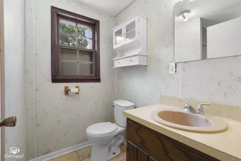 Bath - 2103 Maple Rd, Joliet, IL 60432 photo 2 of 2