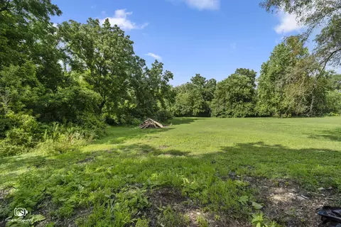 Exterior - 2103 Maple Rd, Joliet, IL 60432 photo 6 of 6