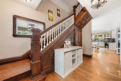 Entry Way - 809 E Center St, Ottawa, IL 61350 photo 1 of 2