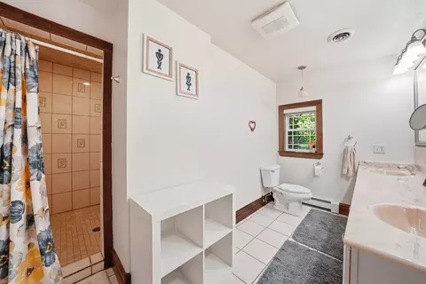 Bath - 809 E Center St, Ottawa, IL 61350 photo 2 of 4