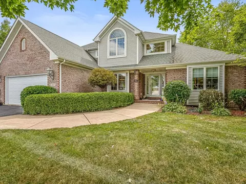 2808 Stinson St, Poplar Grove, IL 61065