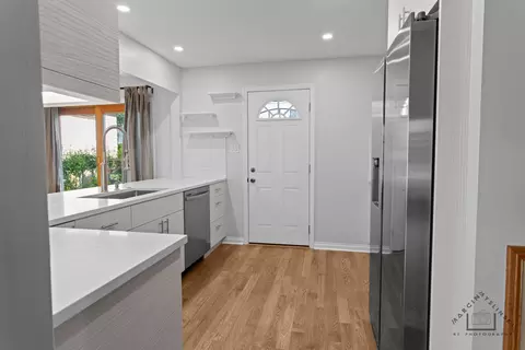 Kitchen - 500 Florian Dr, Des Plaines, IL 60016 photo 1 of 4