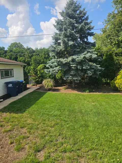 Exterior - 500 Florian Dr, Des Plaines, IL 60016 photo 5 of 7