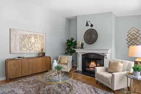 Living - 1054 Oakview Dr, Wheaton, IL 60187 photo 2 of 7