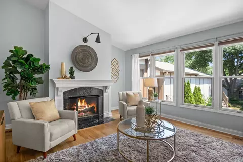 Living - 1054 Oakview Dr, Wheaton, IL 60187 photo 1 of 7