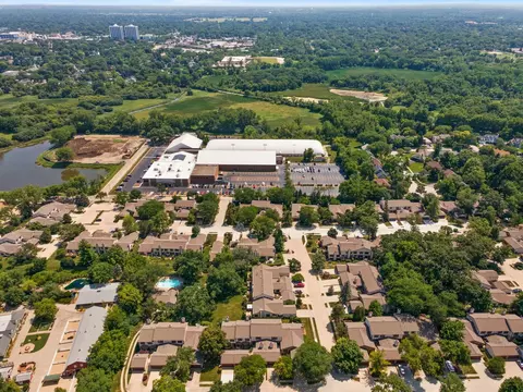 View/Area - 1054 Oakview Dr, Wheaton, IL 60187 photo 4 of 4