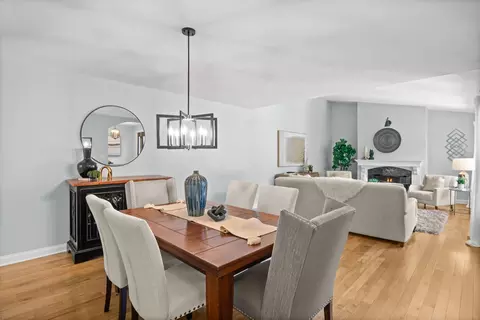 Dining - 1054 Oakview Dr, Wheaton, IL 60187 photo 3 of 3