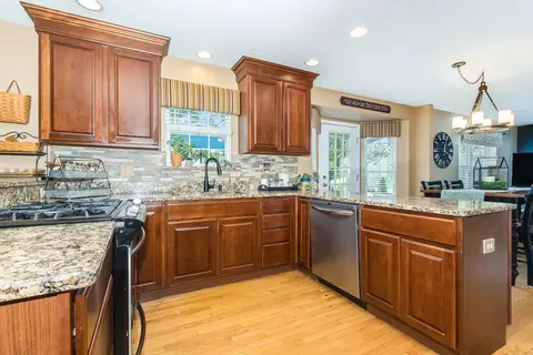 Kitchen - 1607 Sierra Highlands Ct, Plainfield, IL 60586 photo 3 of 5