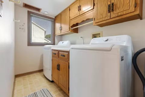 Other - 345 Mayfair Dr, Aurora, IL 60504 photo 3 of 4