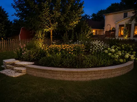 Exterior - 345 Mayfair Dr, Aurora, IL 60504 photo 6 of 8