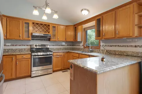 Kitchen - 345 Mayfair Dr, Aurora, IL 60504 photo 4 of 4