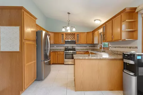 Kitchen - 345 Mayfair Dr, Aurora, IL 60504 photo 3 of 4