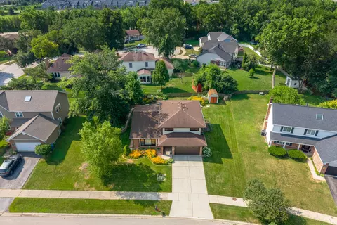 View/Area - 345 Mayfair Dr, Aurora, IL 60504 photo 2 of 3