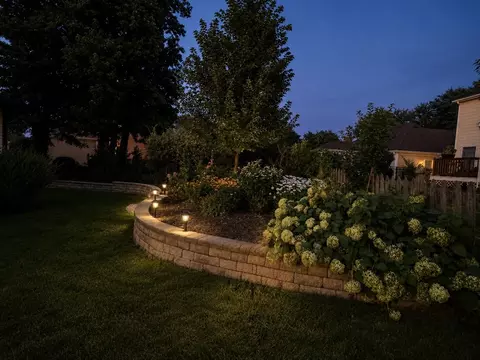 Exterior - 345 Mayfair Dr, Aurora, IL 60504 photo 7 of 8