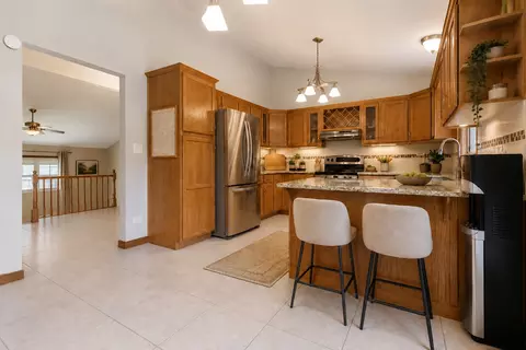 Kitchen - 345 Mayfair Dr, Aurora, IL 60504 photo 2 of 4