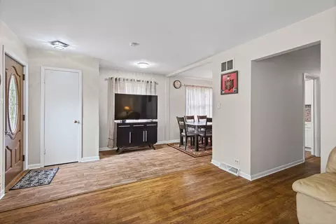 Entry Way - 8240 45th St, Lyons, IL 60534 photo 1 of 1
