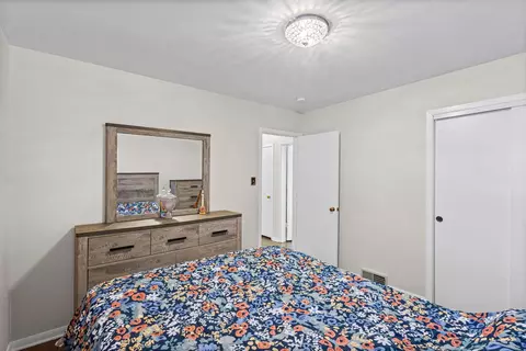 Bedroom - 8240 45th St, Lyons, IL 60534 photo 3 of 6