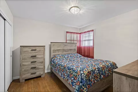Bedroom - 8240 45th St, Lyons, IL 60534 photo 2 of 6