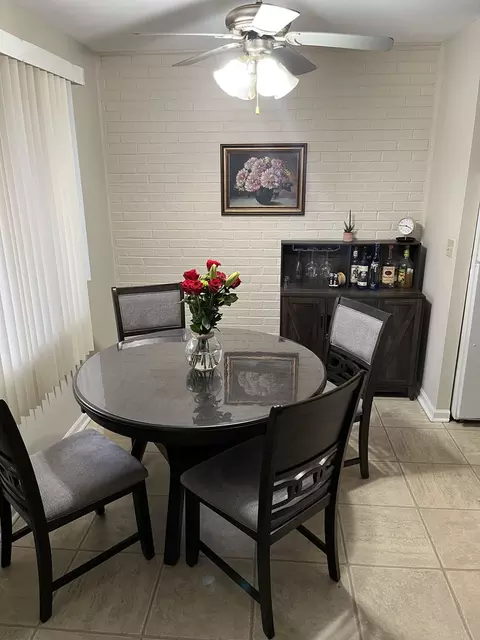 Dining - 2404 Algonquin Rd #5, Rolling Meadows, IL 60008 photo 1 of 1