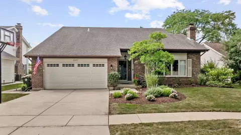 2107 Wheeler St, Woodridge, IL 60517