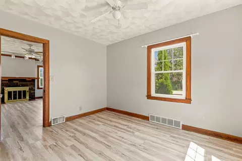 Living - 1004 16th Ave, Moline, IL 61265 photo 5 of 5