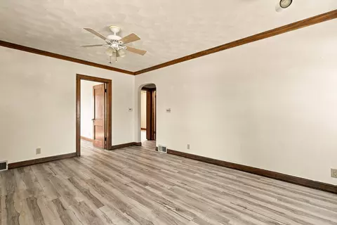 Living - 1004 16th Ave, Moline, IL 61265 photo 3 of 5