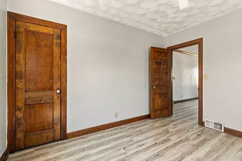 Bedroom - 1004 16th Ave, Moline, IL 61265 photo 1 of 5