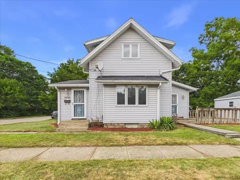 2335 Burton St, Rockford, IL 61103