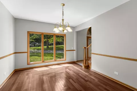 Living - 2 Echowood Dr, Algonquin, IL 60102 photo 1 of 6