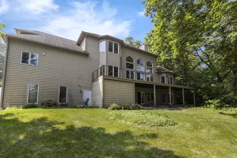 Exterior - 2 Echowood Dr, Algonquin, IL 60102 photo 3 of 4