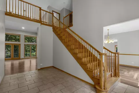 Entry Way - 2 Echowood Dr, Algonquin, IL 60102 photo 1 of 4