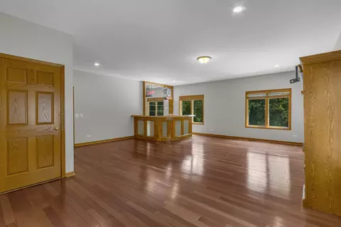 Living - 2 Echowood Dr, Algonquin, IL 60102 photo 5 of 6