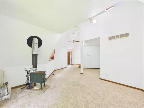 Living - 1636 Larchmont Rd, Davis, IL 61019 photo 3 of 3