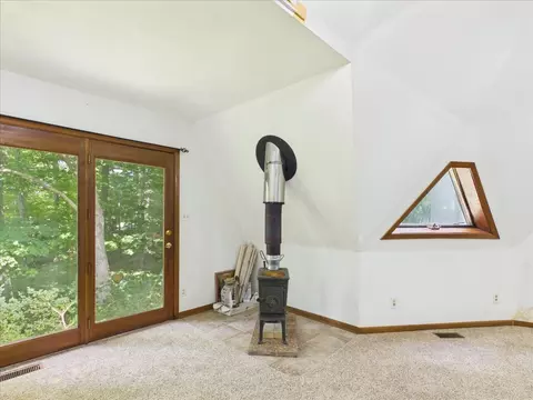 Living - 1636 Larchmont Rd, Davis, IL 61019 photo 2 of 3