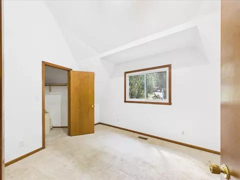 Bedroom - 1636 Larchmont Rd, Davis, IL 61019 photo 4 of 5