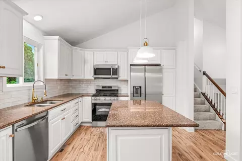 Kitchen - 1702 Pebble Beach Dr, Plainfield, IL 60586 photo 2 of 2