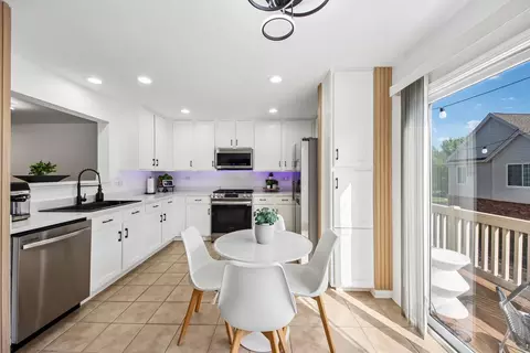 Kitchen - 3386 Sanctuary Dr, Elgin, IL 60124 photo 3 of 3