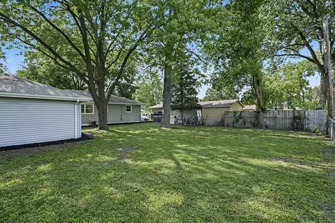 Exterior - 753 Westgate Dr, Aurora, IL 60506 photo 4 of 4