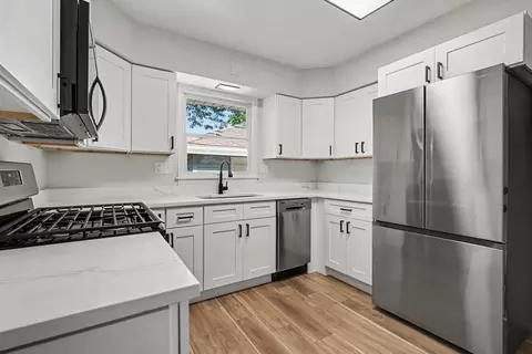 Kitchen - 753 Westgate Dr, Aurora, IL 60506 photo 1 of 2