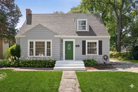 Exterior - 1902 E Indiana St, Wheaton, IL 60187 photo 6 of 6