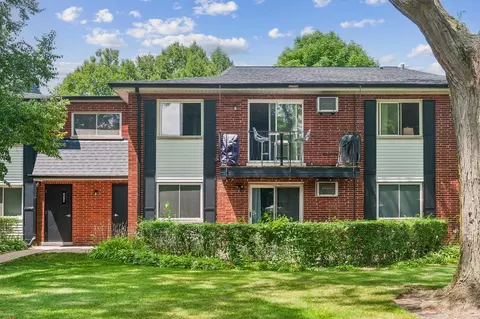 2434 Brandenberry Ct #2A, Arlington Heights, IL 60004